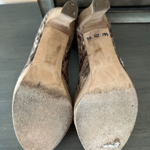Stuart Weizman Python Beige Peep Toe Pumps Heels - Picture 3 of 3